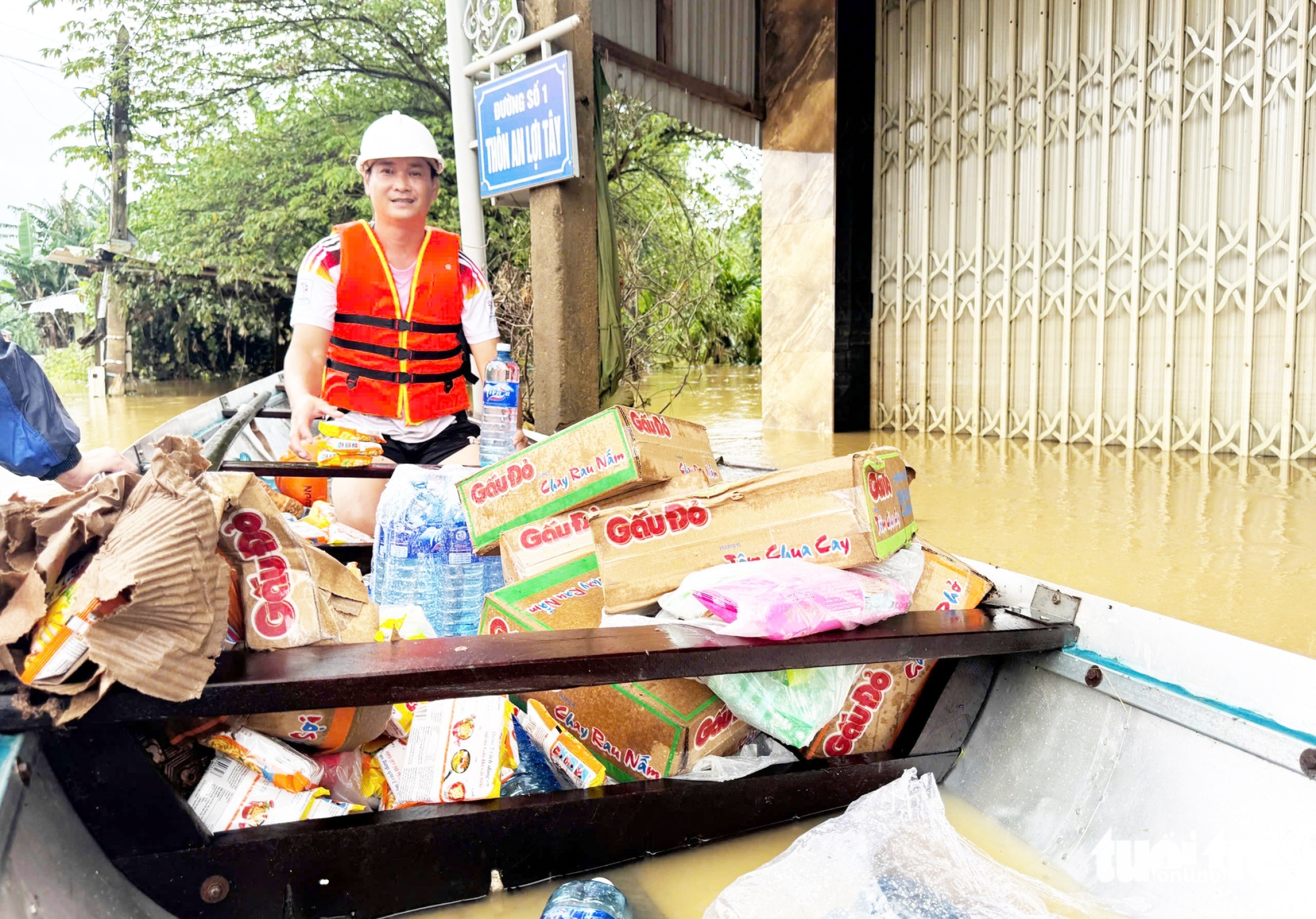 洪水中心的恐怖之夜和四天三次水位涨落
